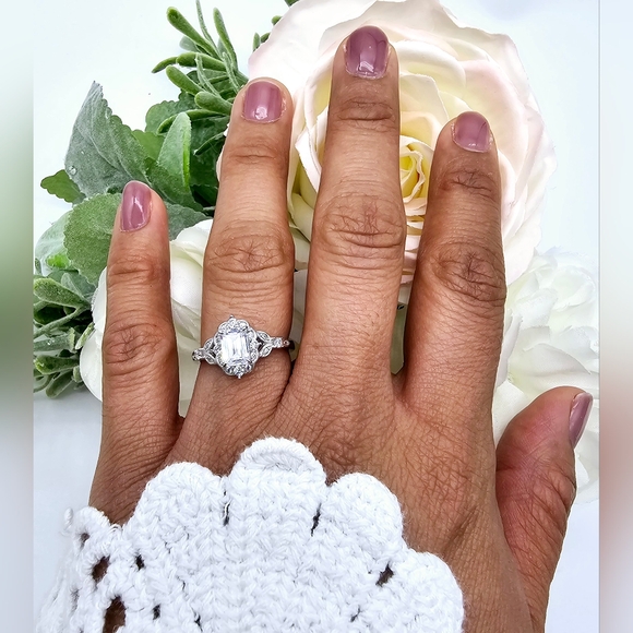 ❤️ ELLA ENG RING - Picture 3 of 6